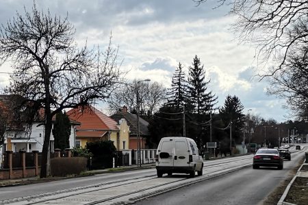 Sínre állni nem szabad – de nem tilos