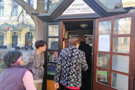 Elindult a Nyitott Könyvek Háza a Kossuth téren