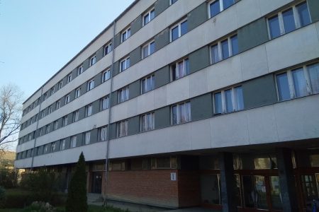 Spórolás miatt közel két hónapra bezárja az SZTE a vásárhelyi mezőgazdasági kar kollégiumát