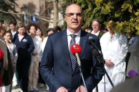 A vásárhelyi kórházat is vezető főigazgató nem tud részt venni az operatív stábban