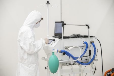 Virológus: az A és az AB vércsoportúak nagyobb eséllyel kerülnek lélegeztetőgépre