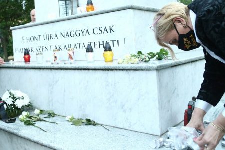 Bálint Gabriella: Trianon Magyarországot keresztre feszítette