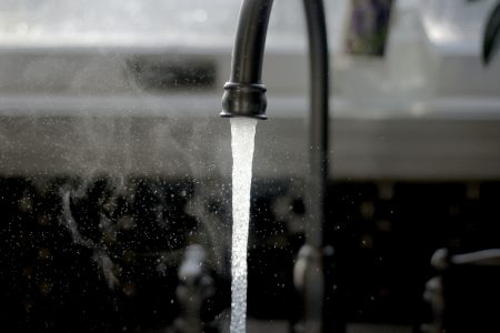 Hat vásárhelyi utcában dolgozik a vízmű