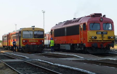 A MÁV ,,mérlegre tette” a buszozás előnyeit és hátrányait