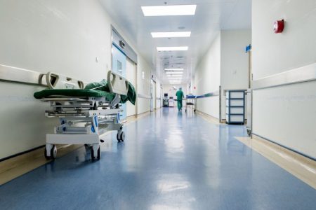 79 millió forinttal nőtt egy hónap alatt a vásárhelyi kórház adóssága