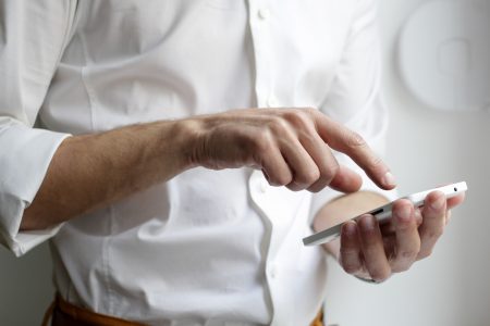 SMS-ben üzente meg a szomszédban élő rokonoknak, hogy felrobbantja a vízvezetéküket