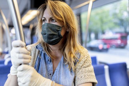 Operatív törzs: csütörtökön 434 esetben intézkedtek a maszkviselési szabályok megszegése miatt