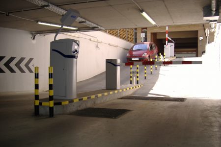 Éjszakánként parkolóházakban ingyen lehet parkolni
