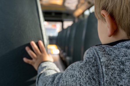 Vásárhely biztosítja a külterület legsűrűbben lakott tanyaközpontjaiban az ovibuszt