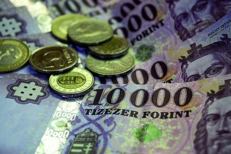 Emmi: már februárban megkapják a 20 százalékos béremelést a kulturális szférában dolgozók