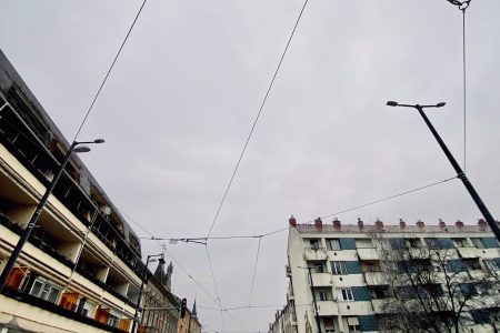 Véglegesen üzembehelyezik a felsővezetékeket