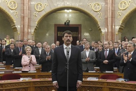 Az államfőválasztást már nem bíznák a parlamentre a magyarok