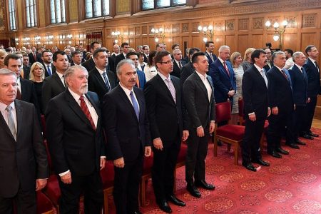 Nyilvánosak a miniszterek és államtitkárok vagyonnyilatkozatai – Rogán fizeti a legtöbb szja-t, Palkovics a legkevesebbet