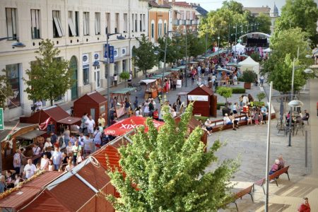 Kezd beindulni az élet a belvárosban