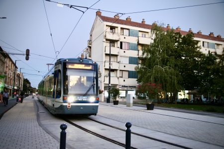 Ismét váltóhiba lassítja a tram-traint, 30-50 perccel hosszabb menetidőre kell számítani