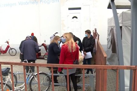Az ünnepek alatt is dolgoznak az oltópontokon