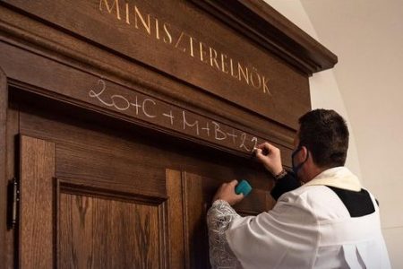 Újra megszentelték Orbán Viktor munkahelyét