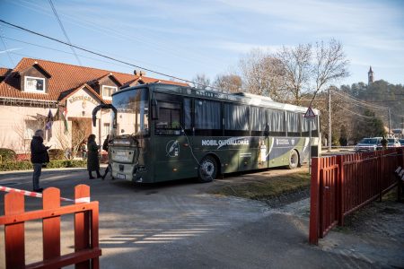 Németh Szilárd: már 52 ezer oltást adtak be az oltóbuszokon