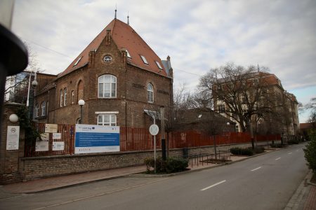 Látogatási tilalom jöhet a kórházakban