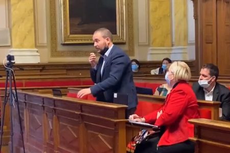 Kisebb vita volt arról, ki legyen a választási bizottság tagja