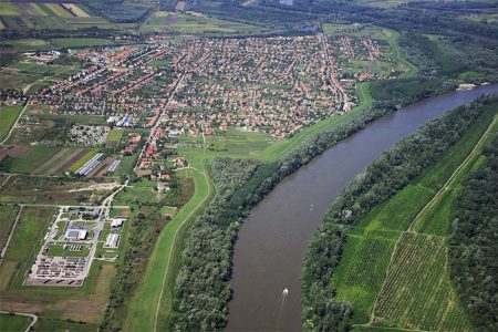 Magasítják a Tisza-gátat Algyőnél, a töltésre 10 kilométeres út is épül