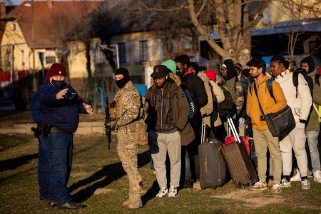 Rendőrség: csaknem tízezren lépték át az elmúlt huszonnégy órában a magyar-ukrán határt