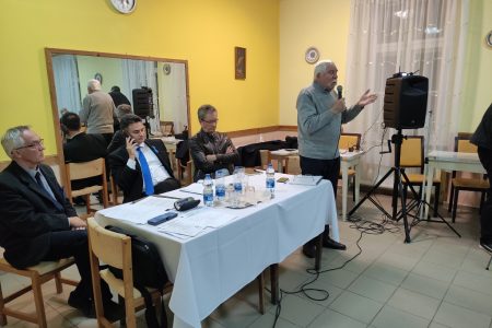 Átadja a lantot Fejes Péter képviselő