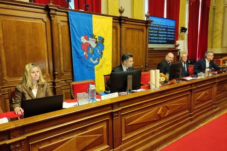 Szociális támogatás lesz a földadó bevételéből