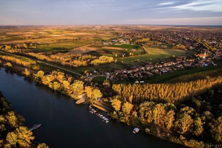 Mindszent 5 évre visszamenőleg vetett ki adót a horgászlakok építőire