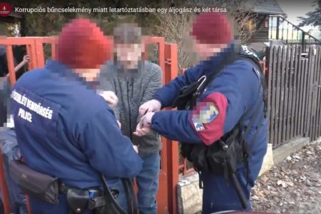 Áljogász áldandártábornokot fogtak – videó