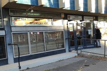 A friss egyetemistáknak még pár hónapig érvényes a középiskolai diákigazolványa