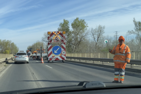 A héten megint kátyúzzák az algyői hidat