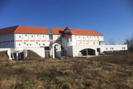 Vásárhelyi tulaja lett a kisteleki szellemhotelnak