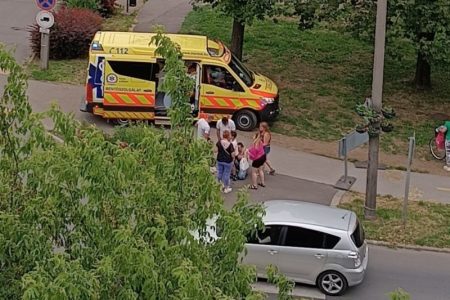 Elütöttek egy kisgyereket a Kaszap-Oldalkosár utcák kereszteződésében