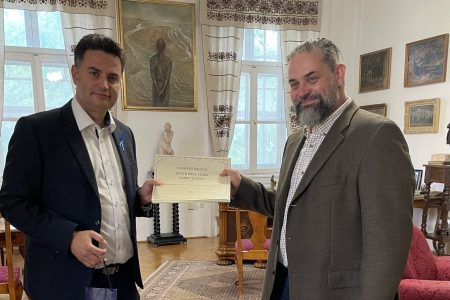 Egyed Béla Csaba és Egyed László elismerést vett át a város jó hírnevének öregbítéséért