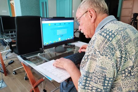 Napi húsznál is többen igénylik a LED-es égőket a nyugdíjas szövetségnél