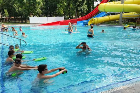 Nem kitaláció, törvény írja elő, hogy 14 év alatt tilos a gyógyvizes medencék használata