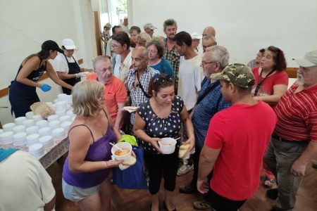 A Sutuban osztják vasárnap az ételt