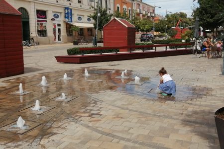 Újra működnek a csobogók a sétálón