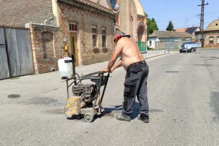 A beton kötése hátráltatta a Tornyai utca megnyitását