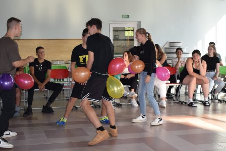 Gólyák landoltak a Cseresnyésben