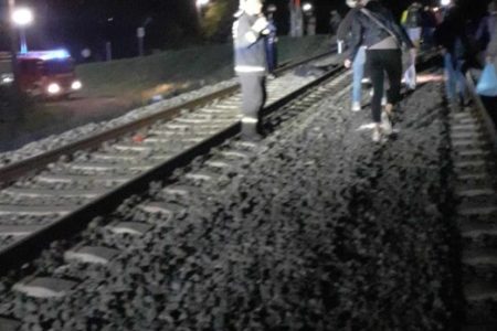 Öngyilkos lehetett a nyugdíjas, aki a tram-train elé lépett