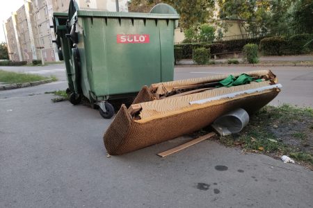 Legalább két hónapot kell várni a házhoz menő lomtalanításra