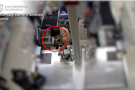 Ötmilliót sikkasztott a nagyáruház diákmunkása – videó