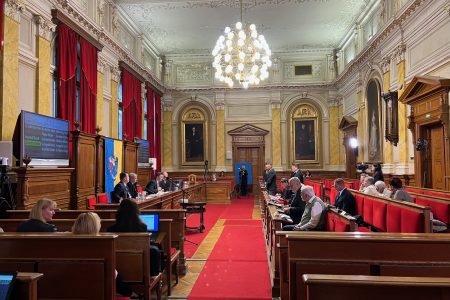 Benkő néma felállást kezdeményezett a leállított Modern Városok Program miatt
