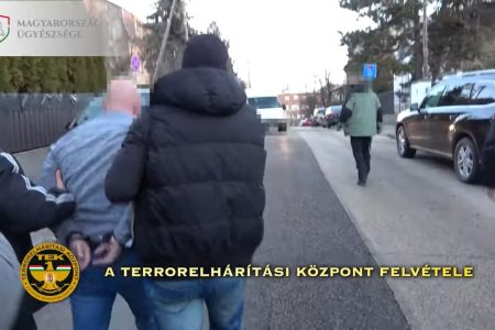 Fedett nyomozónak adta ki magát a csaló