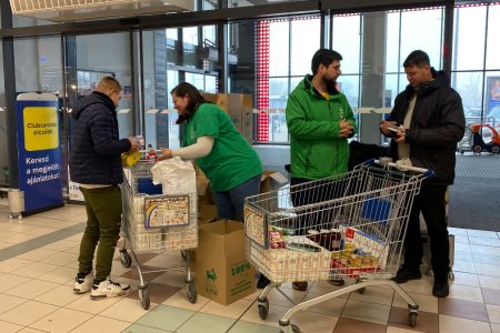 Ötven doboznyi adományt gyűjtöttek Vásárhelyen a reformátusok