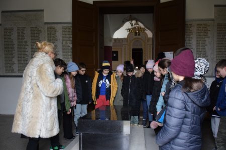 Tematikus tárlatvezetésekkel emlékeztek a holokauszt áldozataira a Magyar Tragédia 1944 Kiállítóhelyen