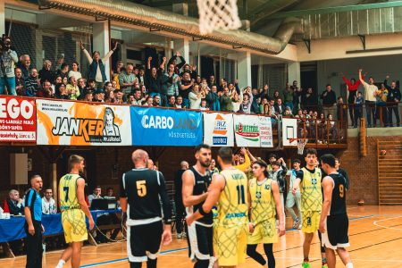 Kosársuli: szenzációs győzelem a listavezető ellen