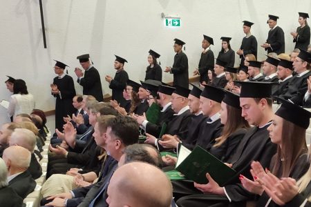 Gyémántoklevelet is átadtak a vásárhelyi diplomaosztón